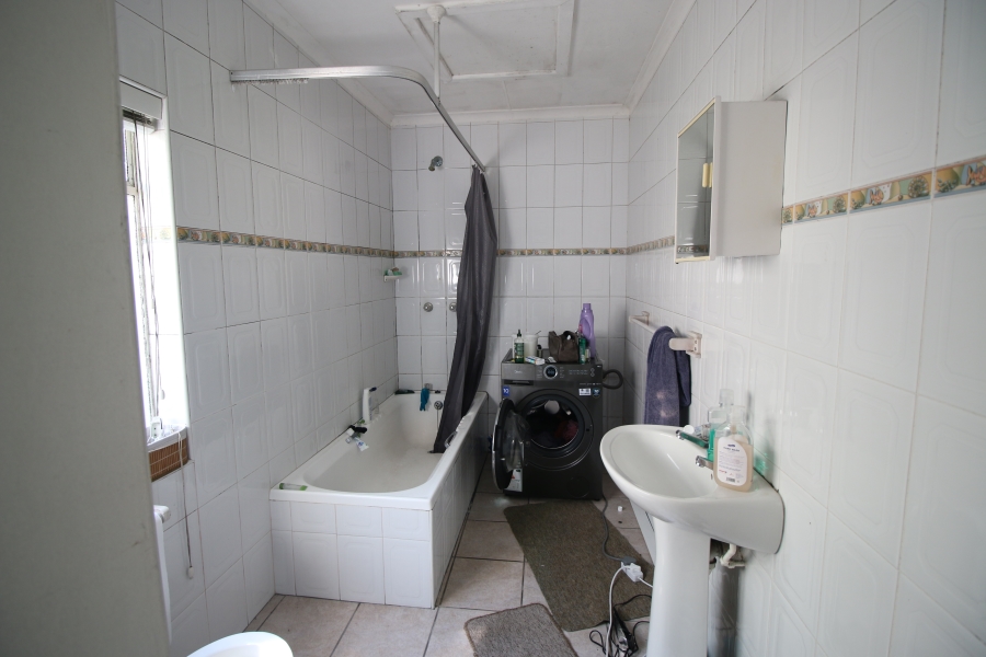 5 Bedroom Property for Sale in Berea Eastern Cape